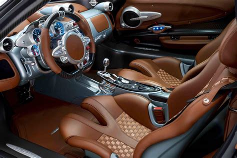 pagani huayra codalunga interior.